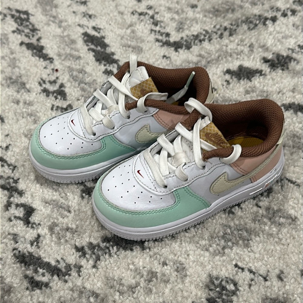 Nike Air Force 1